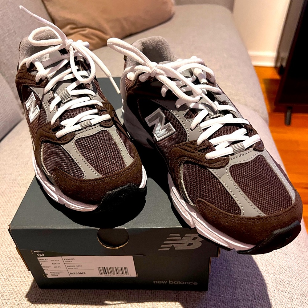 Unisex Brown and Gray New Balance 530